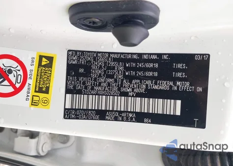 2017 Toyota Highlander Le z USA, uszkodzony, nr VIN 5TDZARFHXHS028502